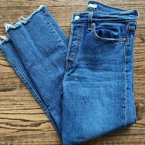Levi's Premium Wedgie Straight size 28
